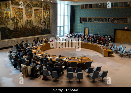 (190430) -- ORGANISATION DES NATIONS UNIES, le 30 avril 2019 (Xinhua) -- Photo prise le 30 avril 2019, indique le Conseil de sécurité des Nations Unies d'organiser une réunion sur la situation au Sahara Occidental, au siège des Nations Unies à New York. Le Conseil de sécurité des Nations Unies le mardi a adopté une résolution pour le renouvellement du mandat de la Mission des Nations Unies pour le référendum au Sahara occidental (MINURSO) pour une nouvelle période de six mois, jusqu'au 31 octobre 2019. (Xinhua/Muzi Li) Banque D'Images