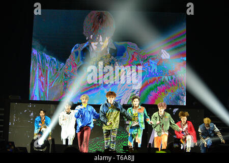 Coral Gables, FL, USA. Apr 28, 2019. K-pop groupe garçon NCT 127 effectuer pendant la tournée mondiale Neo City l'origine à Watsco Center le 28 avril 2019 à Coral Gables, en Floride. Credit : Mpi10/media/Alamy Punch Live News Banque D'Images