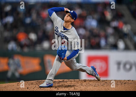 San Francisco, Californie, USA. Apr 30, 2019. Le lanceur partant des Dodgers de Los Angeles, Walker Buehler (21) en action au cours de la MLB match entre les Dodgers de Los Angeles et les Giants de San Francisco au parc d'Oracle à San Francisco, Californie. Chris Brown/CSM/Alamy Live News Banque D'Images