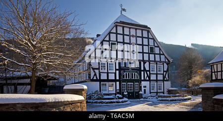 Maison à pans de bois dans la région de Saalhausen, Allemagne, Rhénanie du Nord-Westphalie, Rhénanie-Palatinat, Attendorn Banque D'Images