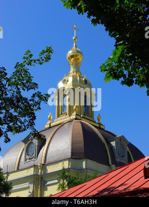 Détail d'un dôme doré d'une église à Saint-Pétersbourg, Russie. Banque D'Images