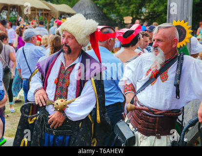 Deux à la foire panukrainienne des cosaques de monde Banque D'Images