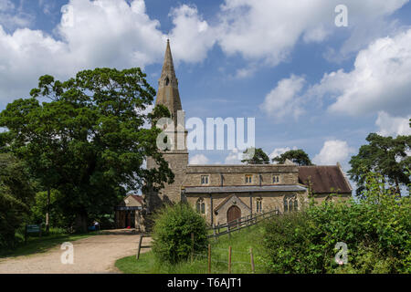 L'Chellington Centre, une conversion de l'ancien 12ème siècle, l'église St Nicholas Chellington, Bedfordshire, Royaume-Uni ; disponibles à la location pour les fonctions Banque D'Images