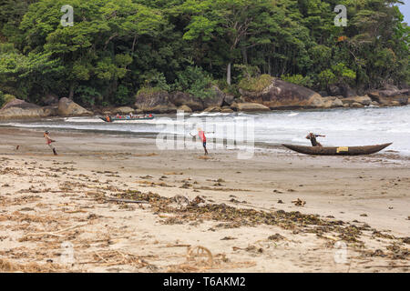 Pêche Les pêcheurs malgaches indigènes sur mer, Madagascar Banque D'Images