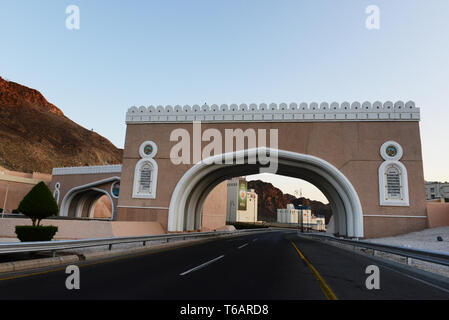 La porte de vieux Muscat de Muttrah en Oman. Banque D'Images
