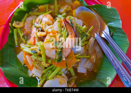 Sukiyaki de fruits de mer, la longue Ta restaurant, la ville de Phuket, Thaïlande Banque D'Images
