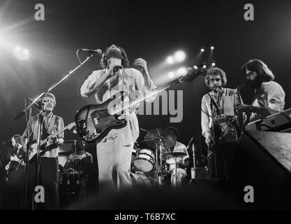 Pays-bas, Amsterdam, Concertgebouw. Photo de groupe sur scène blanc moyen ; (photo de Gijsbert Hanekroot) *** légende locale *** AVERAGE WHITE BAND Banque D'Images