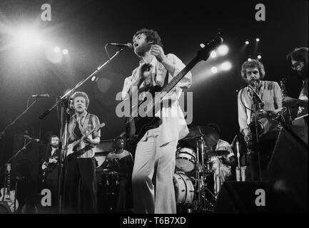 Pays-bas, Amsterdam, Concertgebouw. Photo de groupe sur scène blanc moyen ; (photo de Gijsbert Hanekroot) *** légende locale *** AVERAGE WHITE BAND Banque D'Images