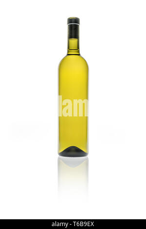 Bouteille vide de vin de couleur jaune sur fond blanc Banque D'Images