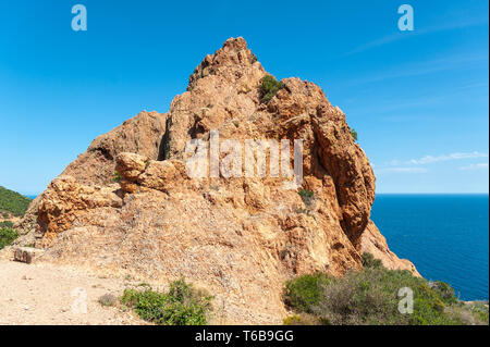 Rocher de Saint-BarthÃ©lemy dans le Massif de l'sterel, Antheor, Var, Provence-Alpes-Côte d'Azur, France, Europe Banque D'Images