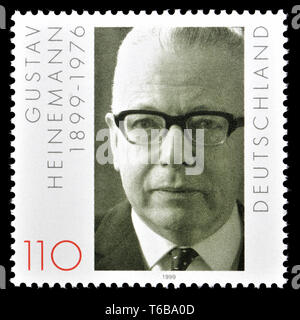 Timbre allemand (1999) : Gustav Heinemann (1899-1976) Homme politique. Le président de la République fédérale d'Allemagne de 1969 à 1974 Banque D'Images