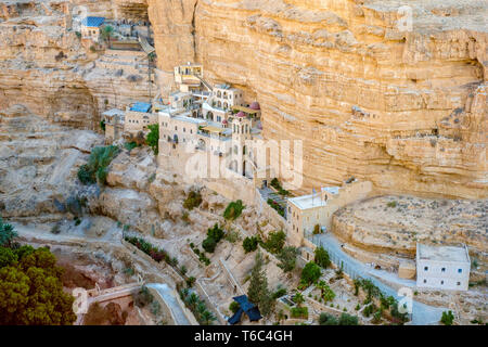 La Palestine, Cisjordanie, Jéricho. Orthadox (Monastère de Saint George Mar Jaris ) dans la région de Wadi Quelt, Prat River Gorge. Banque D'Images