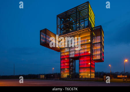 Deutschland, NRW, Kreis Düren, Inden, Lucherberg, Indemann, ein 36 m hohen Aussichtsturm auf der Abraumhalde Goltsteinkuppe. Er ist ein Projekt der EU Banque D'Images