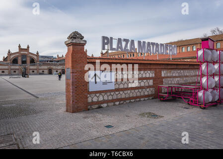 Square à Matadero Madrid arts centre situé dans l'ancien abattoir dans le quartier de Arganzuela, Madrid, Espagne Banque D'Images