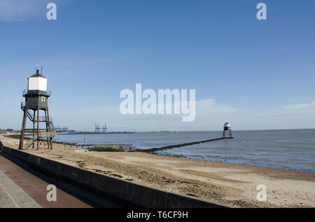 Avec phares Dovercourt Harwich en arrière-plan Banque D'Images