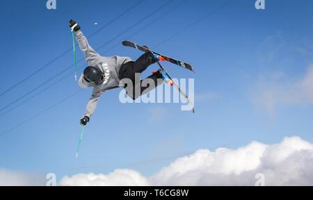 Portrait sur un snow park Banque D'Images