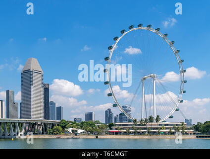 La grande roue Singapore Flyer, Marina Bay, la ville de Singapour, Singapour Banque D'Images