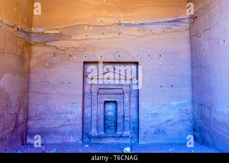 À l'intérieur de monastère Petra, Petra, Jordanie. Banque D'Images