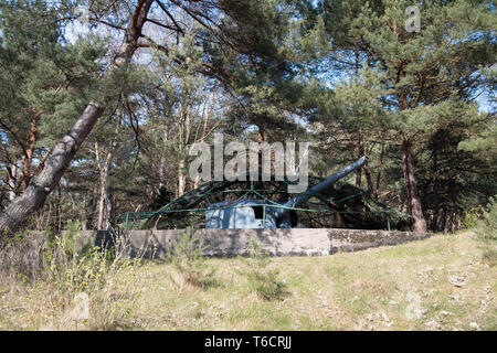 Faites-soviétique 130 mm/50 B13 Modèle 1936 canon de marine de 13 Artylerii Stalej Bateria batterie côtière (13) sur le site de fabrication suédoise Bofors avant-guerre 152 mm de 3 Banque D'Images