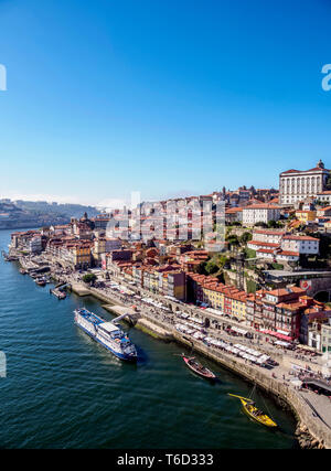 La rivière Douro et la ville de Porto, Portugal, elevated view Banque D'Images