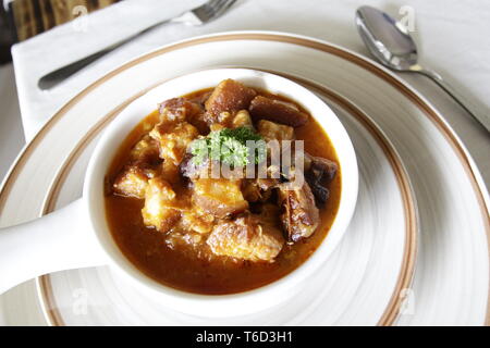 La nourriture créole à Maurice. Polyvalent, simple et savoureux ! La rougaille est une spécialité créole, plat et pour beaucoup de familles mauriciennes ! Raison simple Banque D'Images