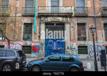 Porte d'entrée à Fabrica de Tabacos de l'ancien bâtiment industriel Usine de Tabac à Madrid, Espagne Banque D'Images