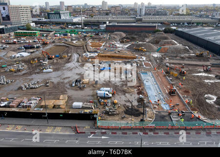 La construction de routes à Royal Mail site où 2 terrains vendus pour £101m pour nous-investisseur Greystar Resources pour construire rental apartment. Le sud de Londres. 13/11/2017 Banque D'Images
