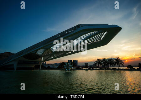 Musée de l'architecture impressionnante de demain, le tout nouveau grand musée construit à Rio de Janeiro, Rio de Janeiro, Brésil Banque D'Images