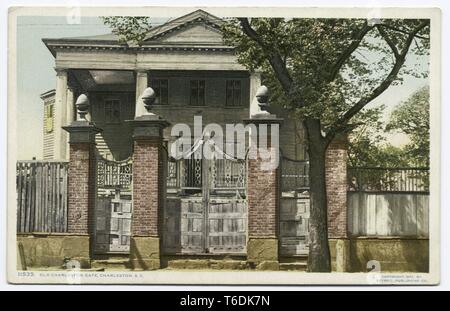 Detroit Publishing Company vintage postcard la reproduction de l'ancienne porte à Charleston East Bay et la société Rues de Charleston, Caroline du Sud, 1907. À partir de la Bibliothèque publique de New York. () Banque D'Images