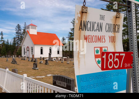 Hereford, QC, Canada - 21 Avril 2019 : l'église anglicane All Saints dans Hereford a été construit vers 1865. Banque D'Images