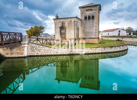 Parc régional Molentargius Saline près de Cagliari, Sardaigne, Italie. Une zone humide avec des réservoirs d'eau douce et séparés par des passages sablonneux (Arenas) Banque D'Images