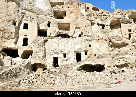 Les grottes d'habitation à Cavusin Banque D'Images