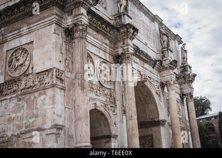 Arco di Constantino près du Colisée à Rome, Italie Banque D'Images