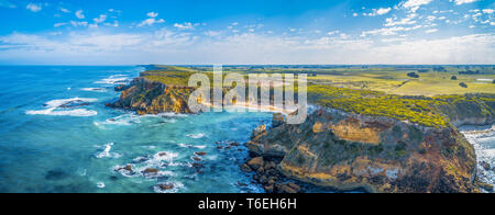 Côte de l'océan s'érodent à Childers Cove sur Great Ocean Road, à Victoria, Australie Banque D'Images