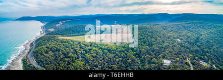 Forêt Près de l'Océan - large panorama aérien Banque D'Images