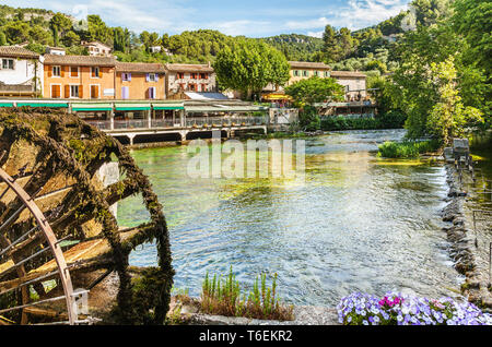 Fontaine de Vaucluse en Provence Banque D'Images