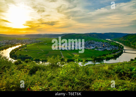 Üxheim village sur la Moselle Banque D'Images