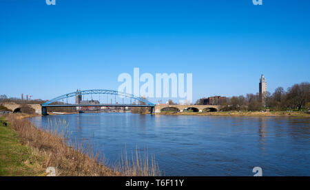 Vue sur la ville de Magdeburg sur l'Elbe Banque D'Images