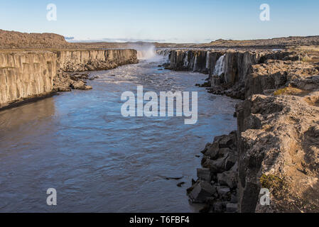 Vue grand angle de Selfoss Waterfall, Islande Banque D'Images