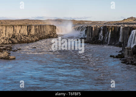 Une longue exposition de Selfoss Waterfall en Islande. Banque D'Images