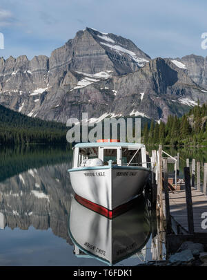 Beaucoup de Glacier, United States : Juin 28, 2019 : Matin Eagle Docked in Lake Josephine Banque D'Images