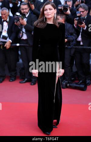 CANNES, FRANCE - 21 MAI 2017 : Laetitia Casta assiste à la projection de "comment parler aux filles à Parties' au Festival du Film (Photo : Mickael Chavet) Banque D'Images