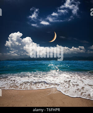 mer et la lune Banque D'Images