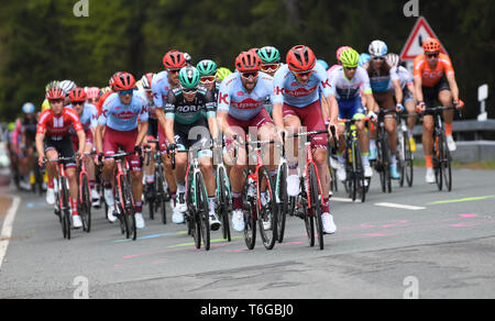 Schmitten, Allemagne. 01 mai, 2019. Le domaine de randonnées cyclistes sur la route pour le Mont Feldberg au classic bike race Eschborn - Francfort. Dpa : Crédit photo alliance/Alamy Live News Banque D'Images