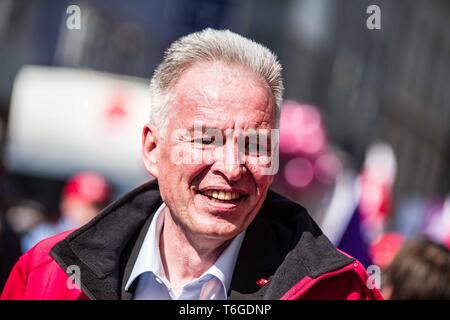 Munich, Bavière, Allemagne. 1er mai 2019. MATTHIAS JENA, DGB Vorsitzender Bayern. La démonstration sous la devise 'Europa. Jetzt aber richtig !'', des milliers de travailleurs allemands ont pris les rues de Munich, Allemagne pour le premier mai à l'appui de la solidarité européenne et les droits des travailleurs. Organisée par la coalition de syndicats DGB, le groupe a défilé de la DGB Haus de Marienplatz où une journée entière d'orateurs et de performances ont été prévues. Credit : Sachelle Babbar/ZUMA/Alamy Fil Live News Banque D'Images