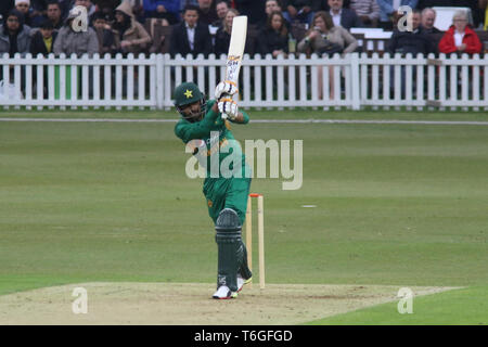 Babar Azam sur sa 100 T20 au cours de la correspondance entre le Leicestershire et le Pakistan au comté de Fischer la masse, Leicester, Angleterre le 1 mai 2019. Photo de John Mallett. Usage éditorial uniquement, licence requise pour un usage commercial. Aucune utilisation de pari, de jeux ou d'un seul club/ligue/dvd publications. Banque D'Images