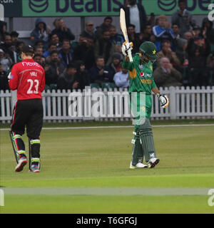 Babar Azam sur sa 100 T20 au cours de la correspondance entre le Leicestershire et le Pakistan au comté de Fischer la masse, Leicester, Angleterre le 1 mai 2019. Photo de John Mallett. Usage éditorial uniquement, licence requise pour un usage commercial. Aucune utilisation de pari, de jeux ou d'un seul club/ligue/dvd publications. Banque D'Images