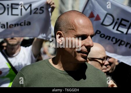 Athènes, Grèce. 1er mai 2019. Fondateur de DiEM, 25 Yianis Varoufakis vu pendant la manifestation marquant Mayday à Athènes.manifestants exigent un meilleur salaire et des droits des travailleurs. Credit : Giorgos Zachos SOPA/Images/ZUMA/Alamy Fil Live News Banque D'Images