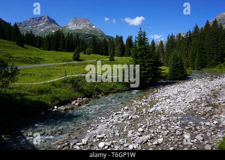 Lake lech, Lech, Autriche, Europe source Banque D'Images