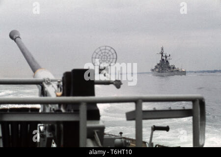 US NAVY / United States Navy-Forrest-Sherman Zerstörer Klasse & Barry-Klasse Forrest-Sherman-Class Destroyer / Barry-Class - USS Barry & DD-933 Banque D'Images